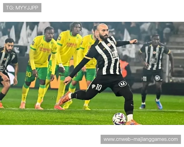 昂热1-1逼平马赛，主场韧性延缓客队争冠